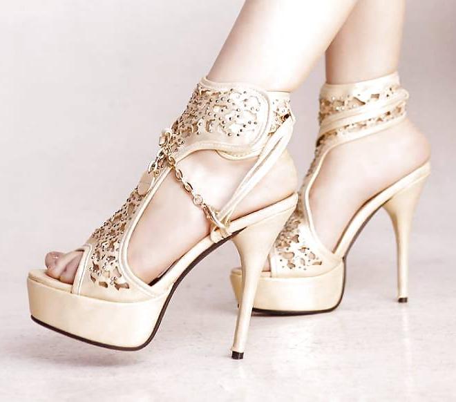 19P Sexy Feet in Sexy Shoes (1)