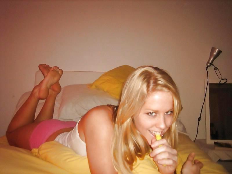 23P The cutest teens and their feet