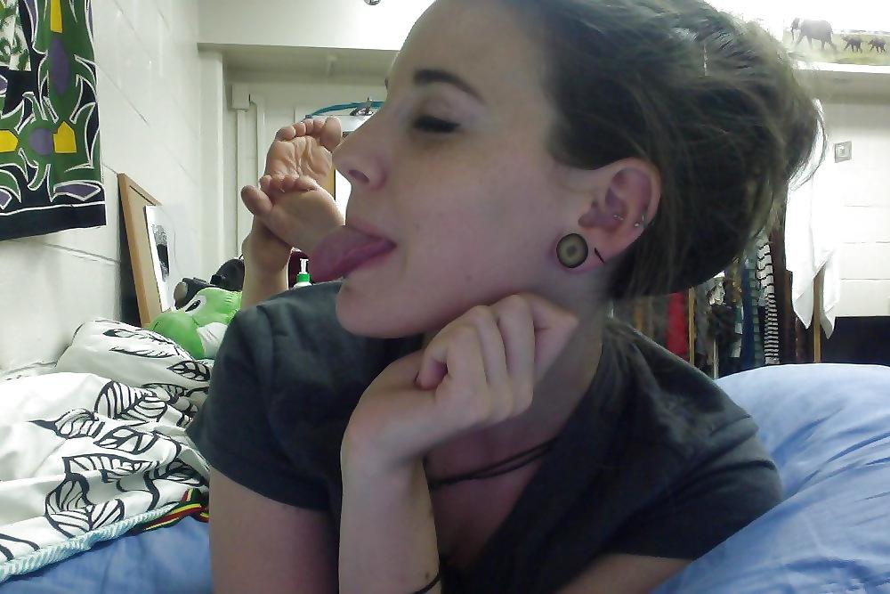 23P The cutest teens and their feet