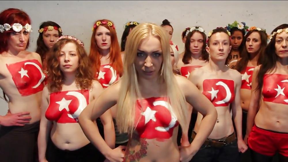 25P Turkish girls+flag ,Turk bayragimiz ve ciplak kizlar