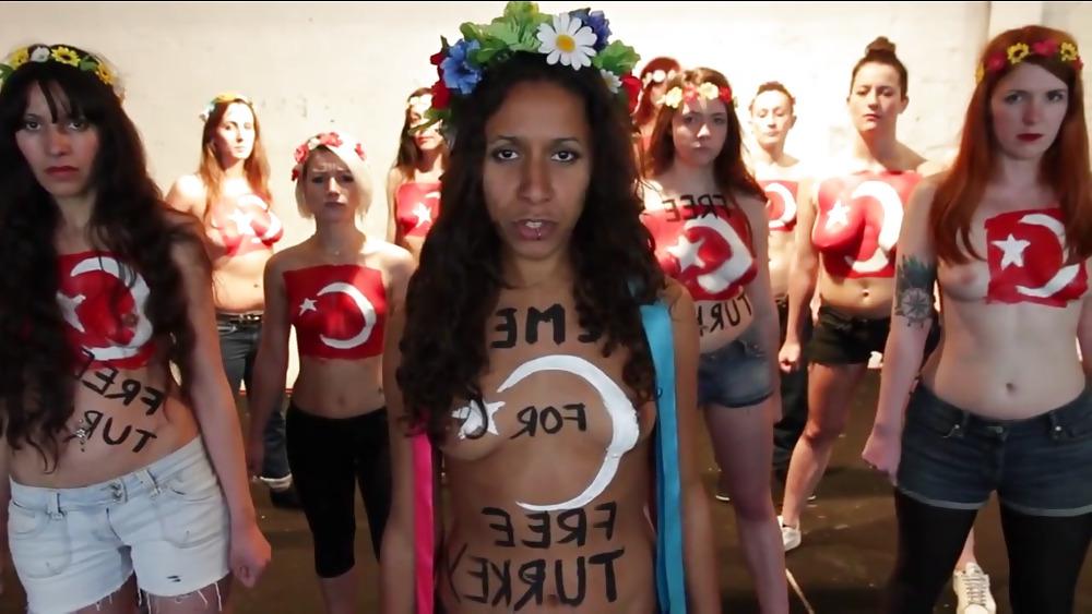 25P Turkish girls+flag ,Turk bayragimiz ve ciplak kizlar