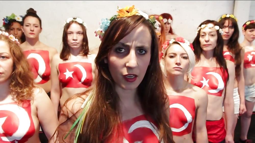 25P Turkish girls+flag ,Turk bayragimiz ve ciplak kizlar