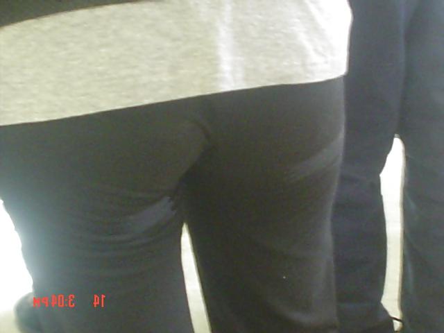 25P Bumbs in public