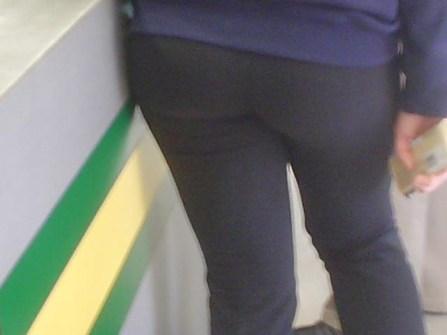 25P Bumbs in public