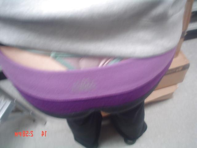 25P Bumbs in public