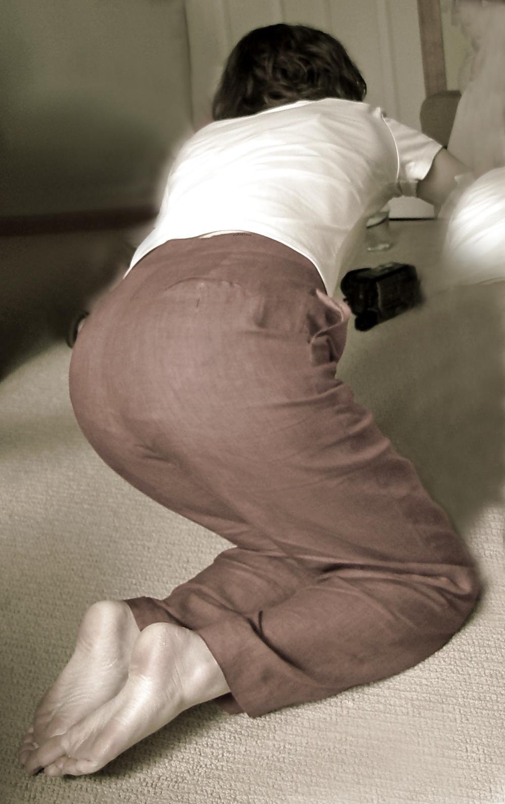 25P Voyeur and Infra-red Shots of Some Women Who I'm Around