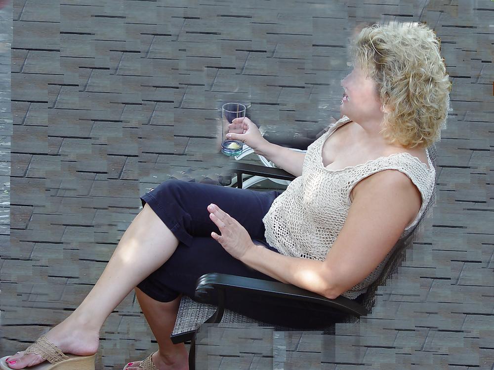 25P Voyeur and Infra-red Shots of Some Women Who I'm Around
