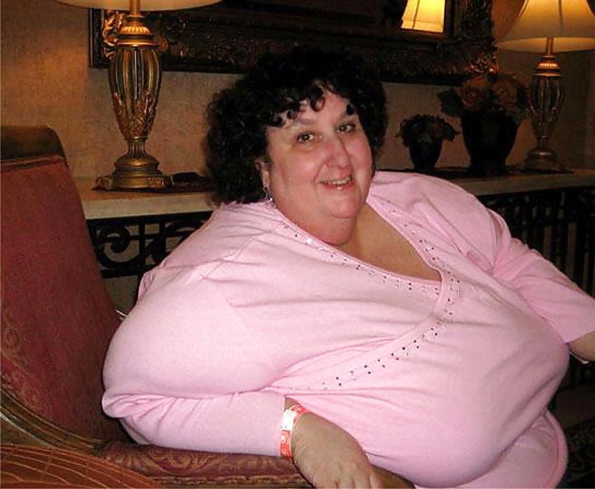 25P Candid and Clothed BBW and Matures