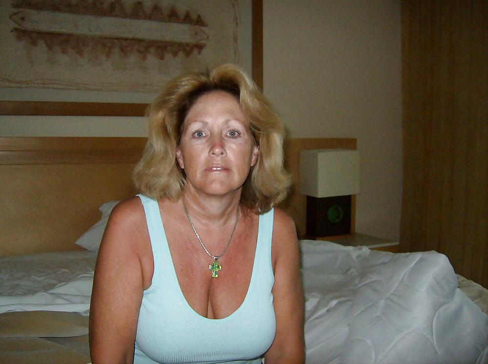 25P Candid and Clothed BBW and Matures