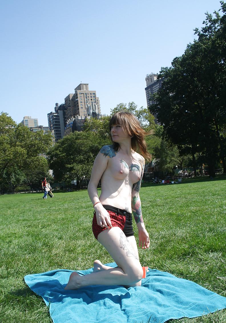 25P Gorgeous Nudes - Tattooed Coeds