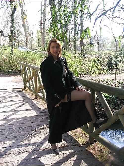23P Sophie De Lyon s'Exhibe en Public