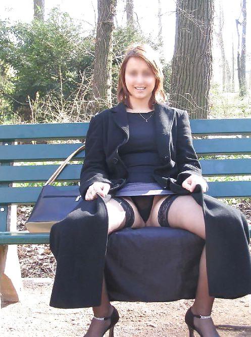 23P Sophie De Lyon s'Exhibe en Public