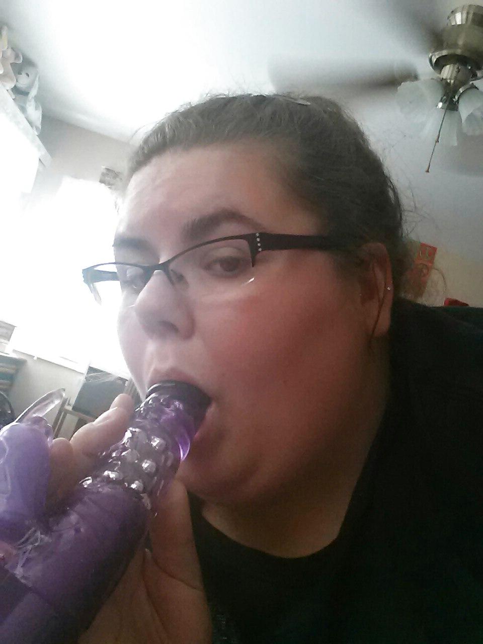 7P Bbw and her toys