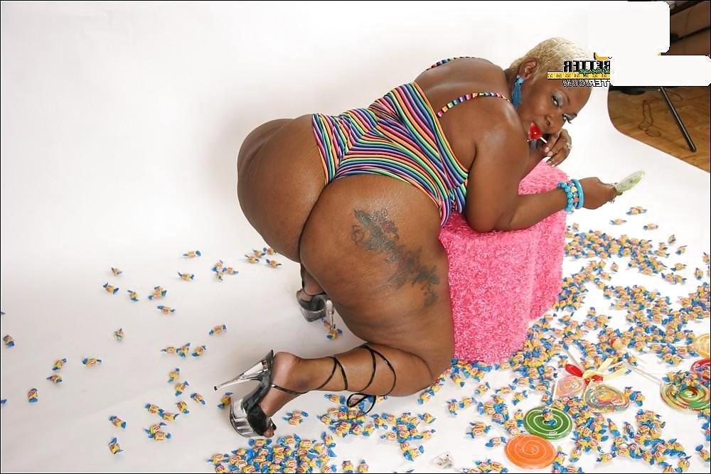 21P BBW MATURE BLACK MODEL WITH HUGE ASS