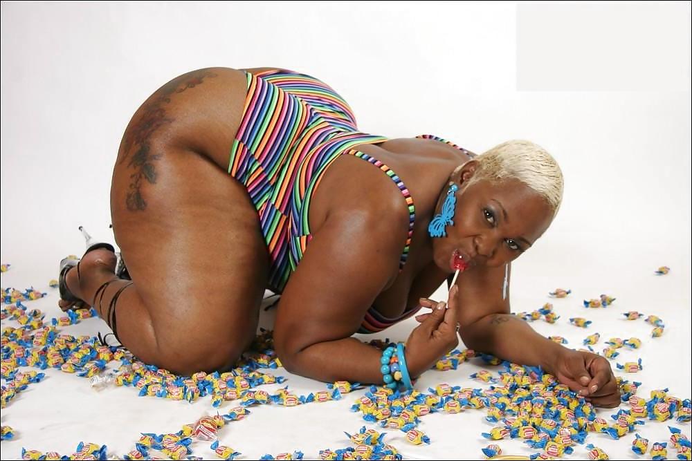 21P BBW MATURE BLACK MODEL WITH HUGE ASS