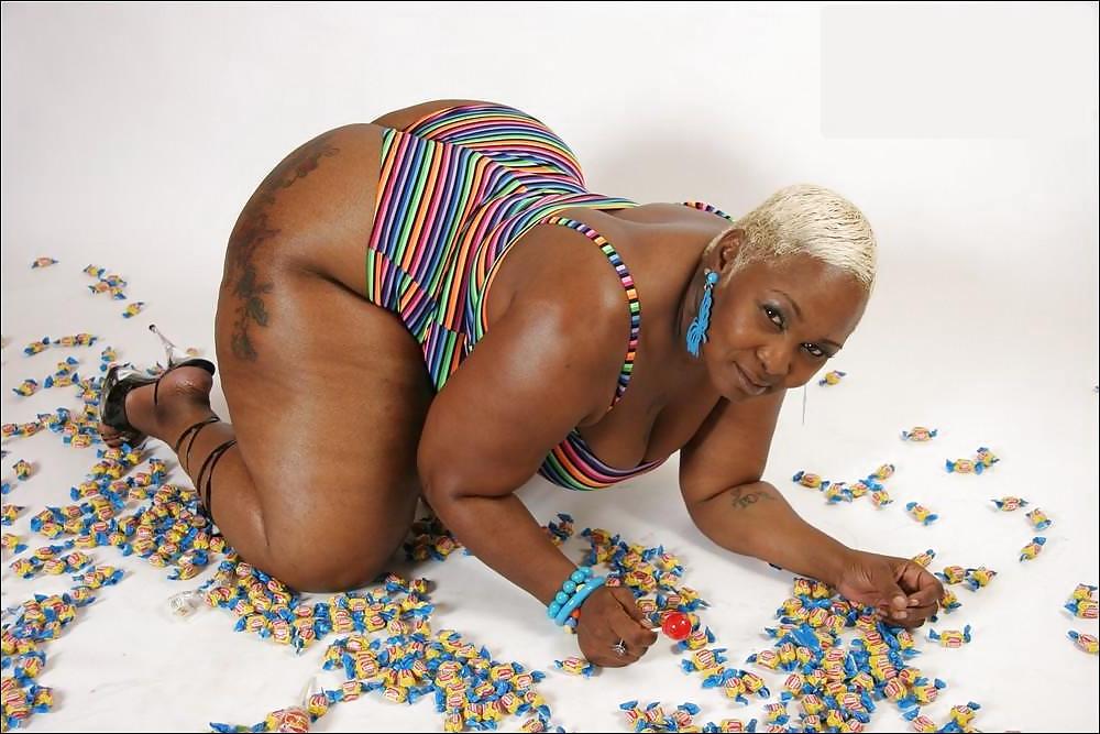21P BBW MATURE BLACK MODEL WITH HUGE ASS