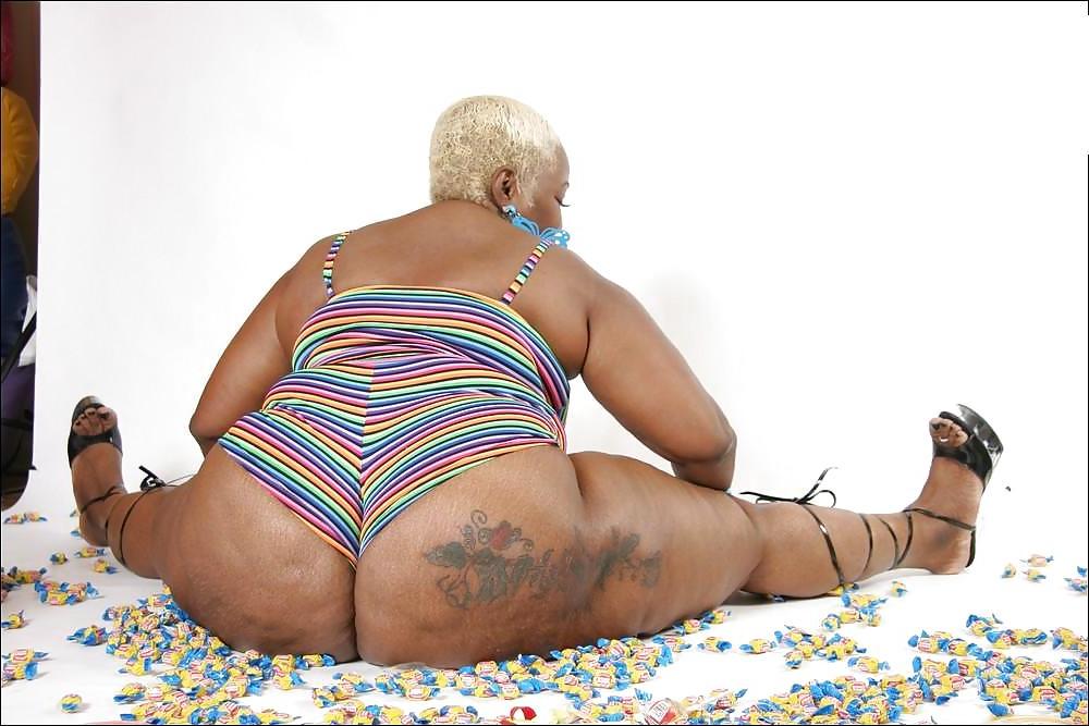 21P BBW MATURE BLACK MODEL WITH HUGE ASS