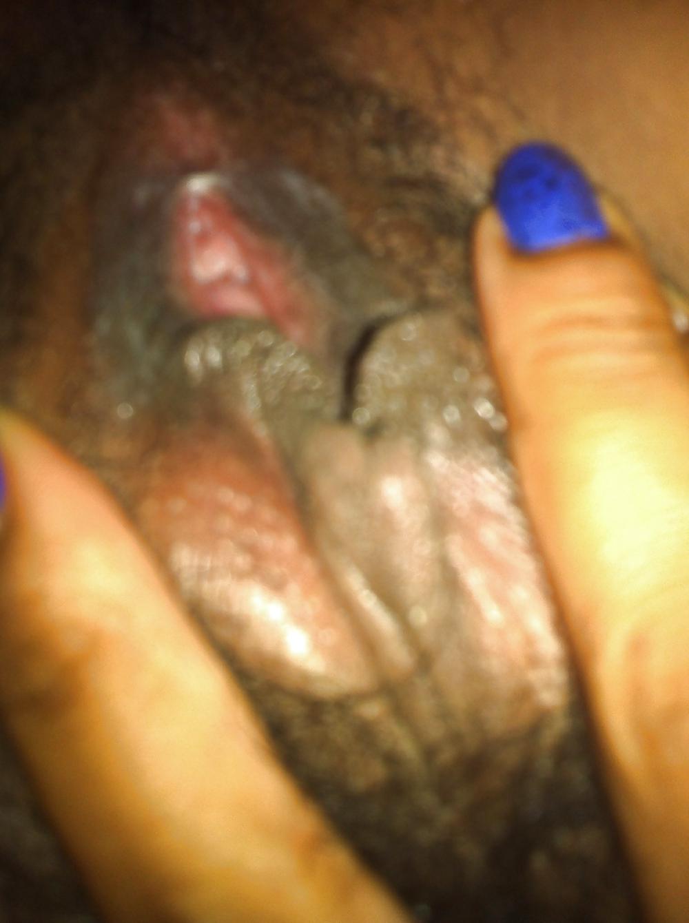 9P Black Wife Shows Her Pussy