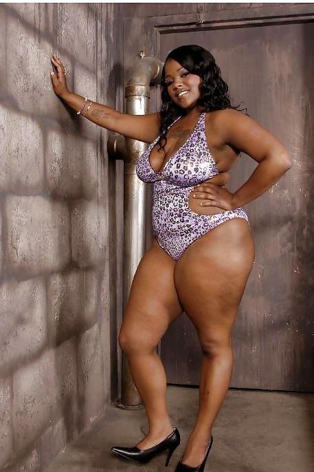 24P Busty women in underwear 1.
