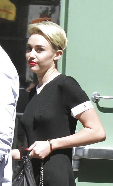 23P I capezzoli di Miley
