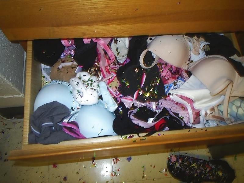 15P Wifes frends underwear drawers
