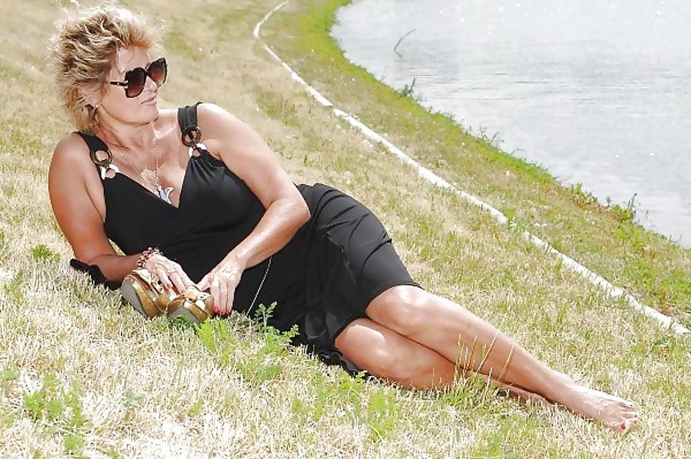 23P Hot Gorgeous Polish Granny