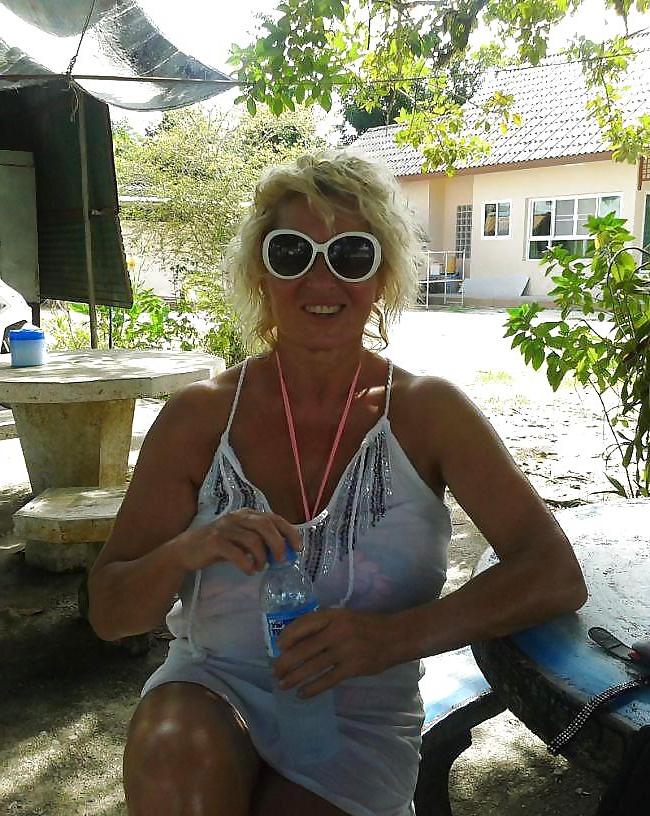23P Hot Gorgeous Polish Granny