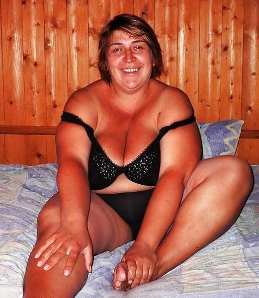 24P Busty women in underwear 3.