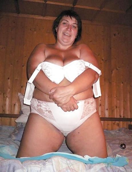 24P Busty women in underwear 3.