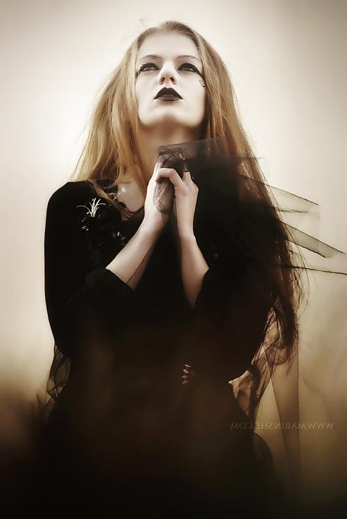 25P Gothic beauties 20