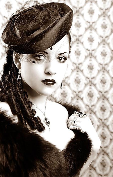 25P Gothic beauties 20