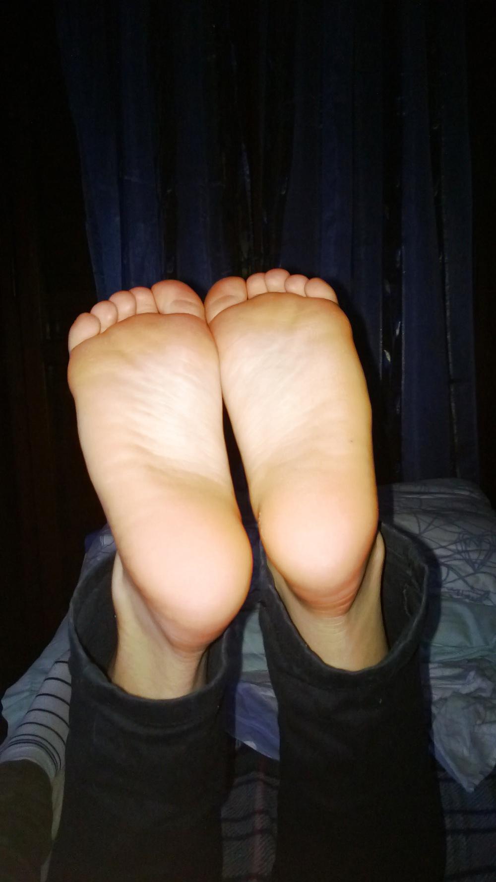 7P Amateur soles, feet, toes of my gf
