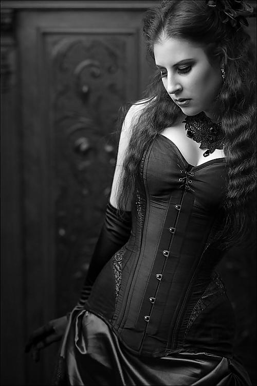 25P Corsets, some leather, latex and lace!