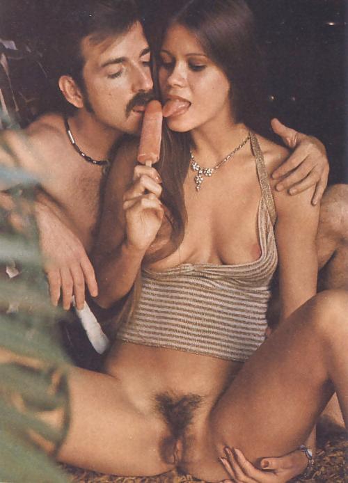 25P SH Retro hot touching and kissing before sex 2