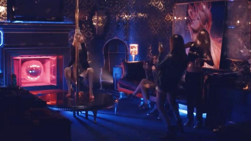 8P Emma Watson Pole Dancing in The Bling Ring