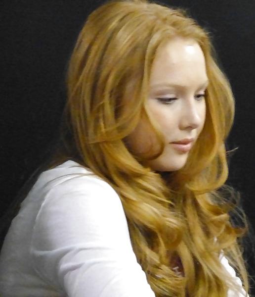 25P Molly Quinn - Red Headed Tease