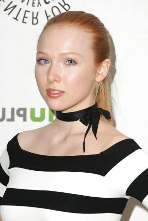 25P Molly Quinn - Red Headed Tease