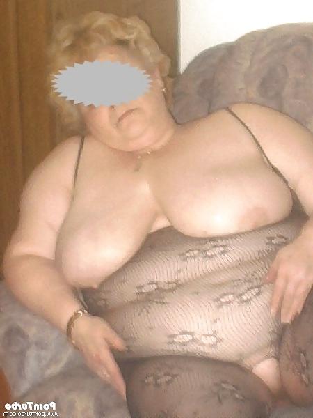 25P Hot BBW-Granny