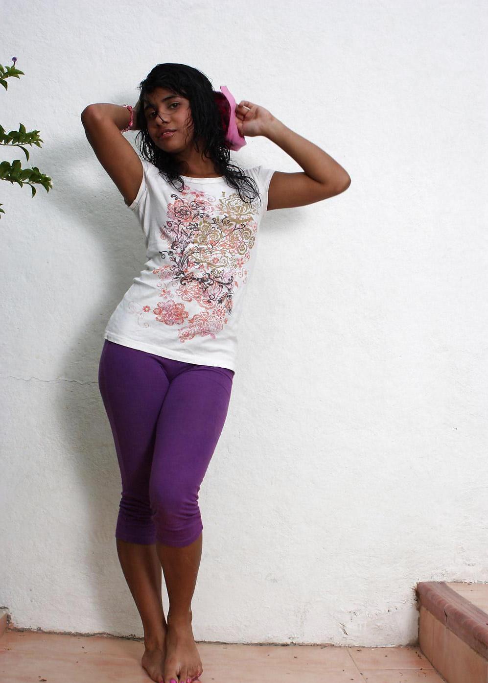 25P Charming Tobie - Work out and shower