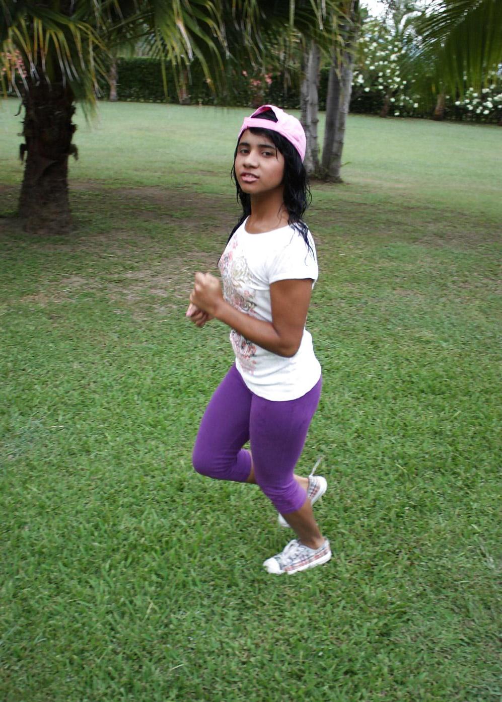 25P Charming Tobie - Work out and shower