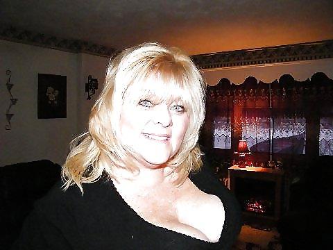 25P My Favourite BBW Granny (Big Boobs, Cleavage & Non-nude)