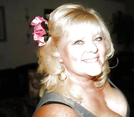 25P My Favourite BBW Granny (Big Boobs, Cleavage & Non-nude)