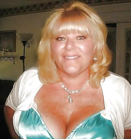 25P My Favourite BBW Granny (Big Boobs, Cleavage & Non-nude)
