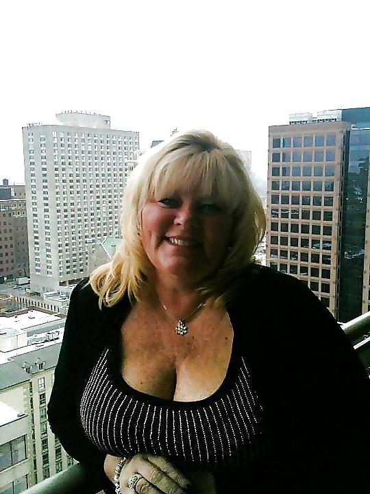25P My Favourite BBW Granny (Big Boobs, Cleavage & Non-nude)