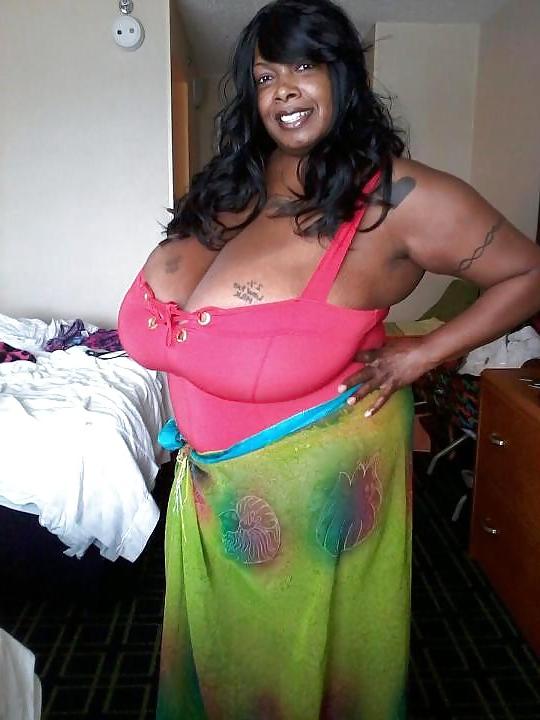 25P ALL KINDS OF MATURE BLACK WOMEN PT.12