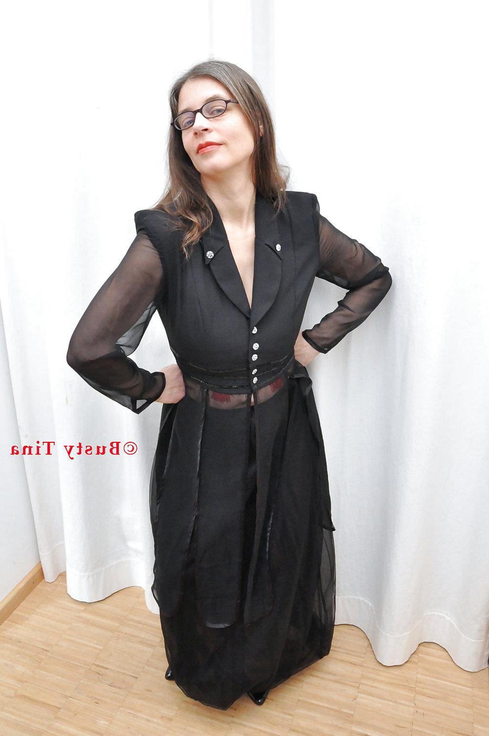 10P Busty Tina - Nipple tassles
