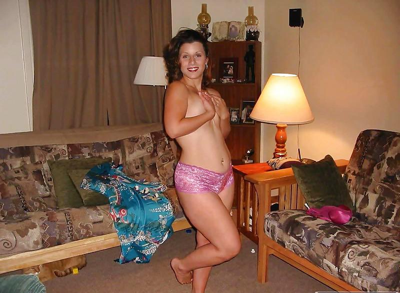25P Next Door Neighbor Wants To Get Laid