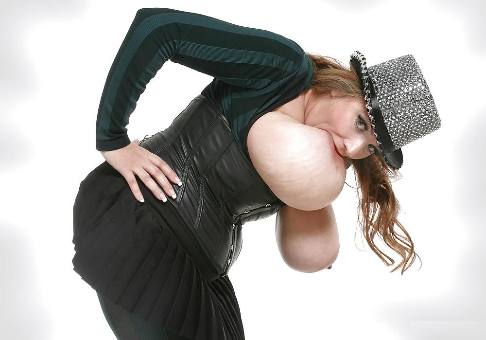 25P Self Nipple Sucking