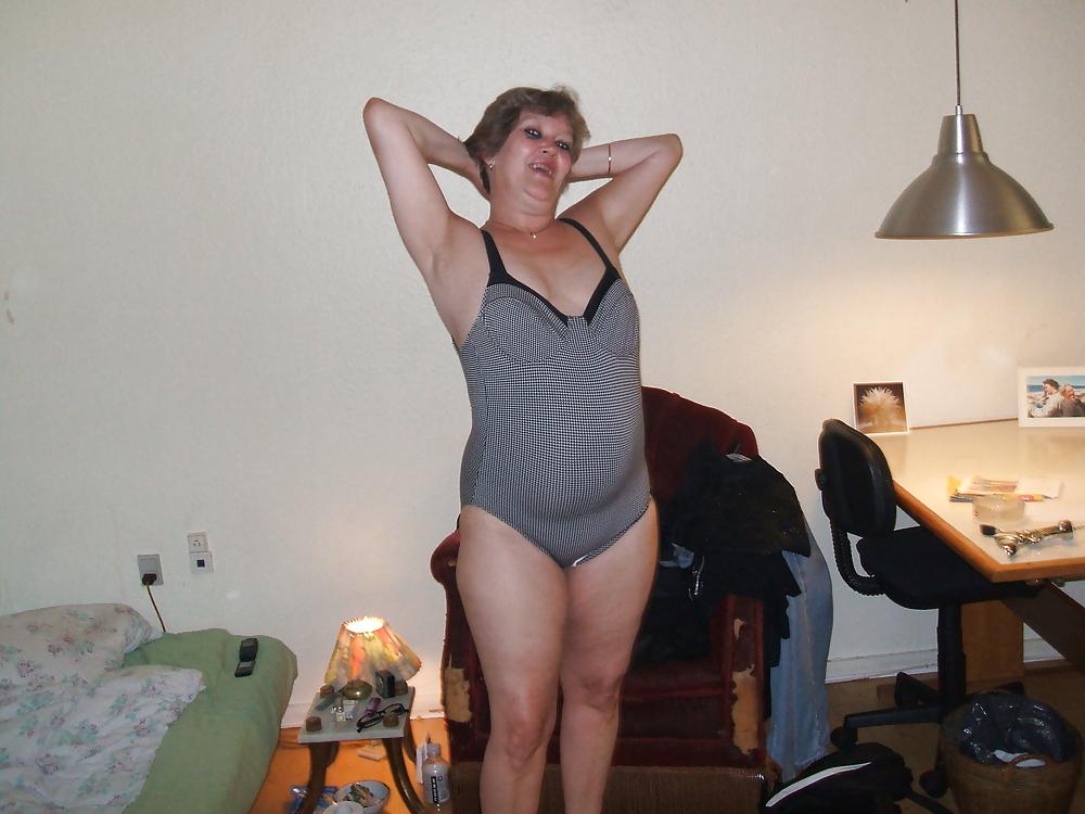 25P Danish Milf