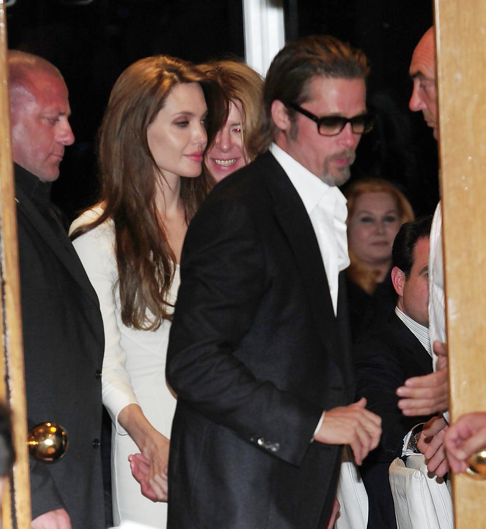 12P Angelina Jolie dining Tetou restaurant France
